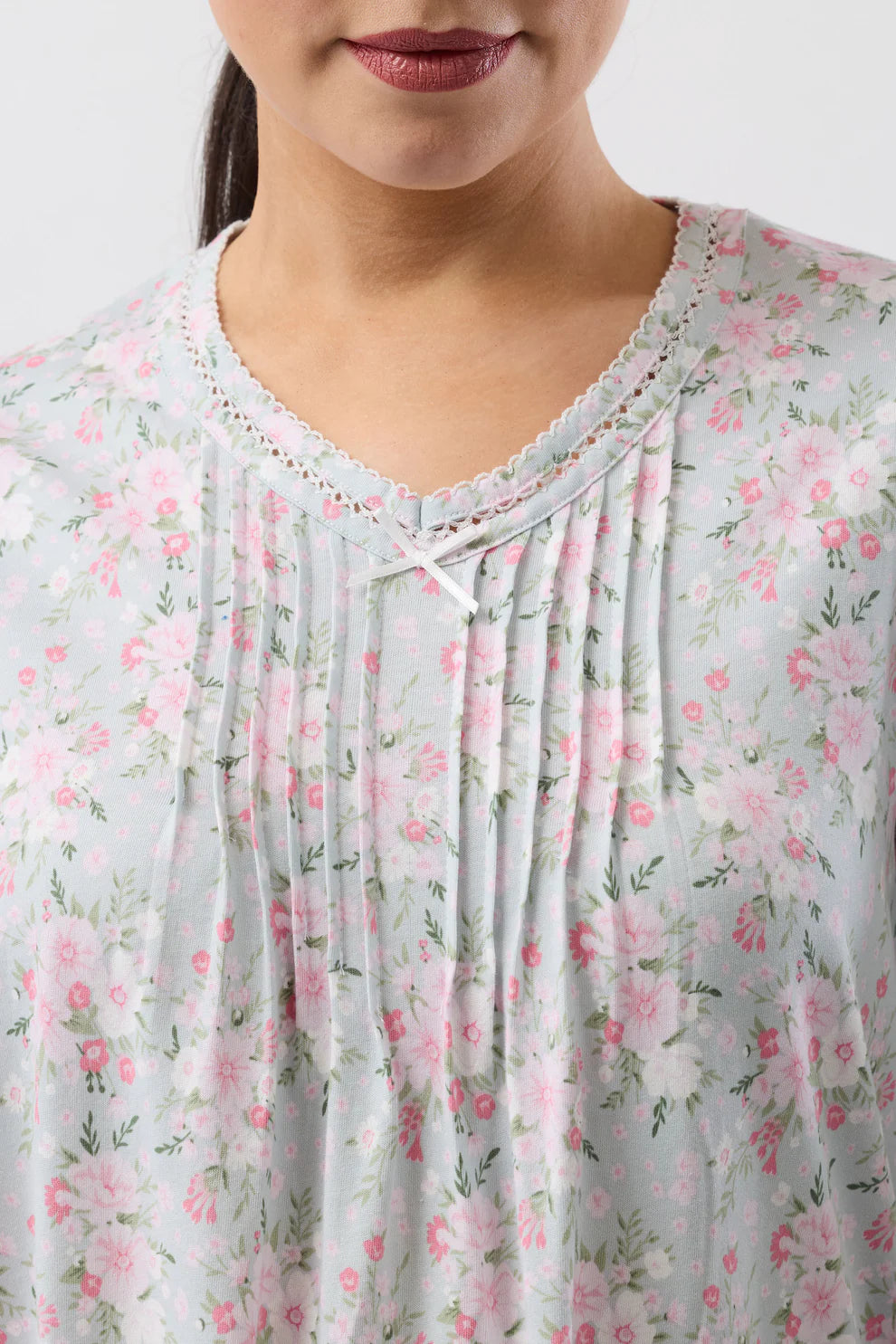 Schrank Bouquet Crochet Nightie