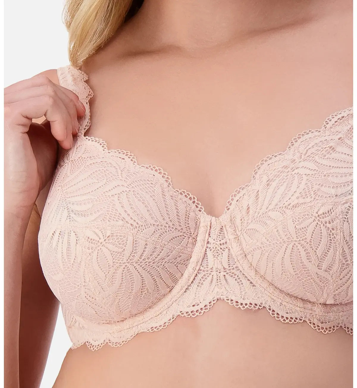 Triumph Essential Lace Balconette Bra