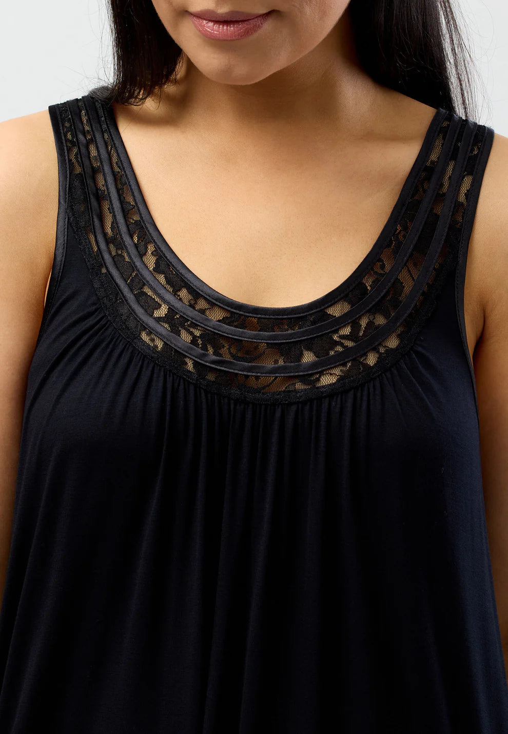 Yuu Lace Chemise