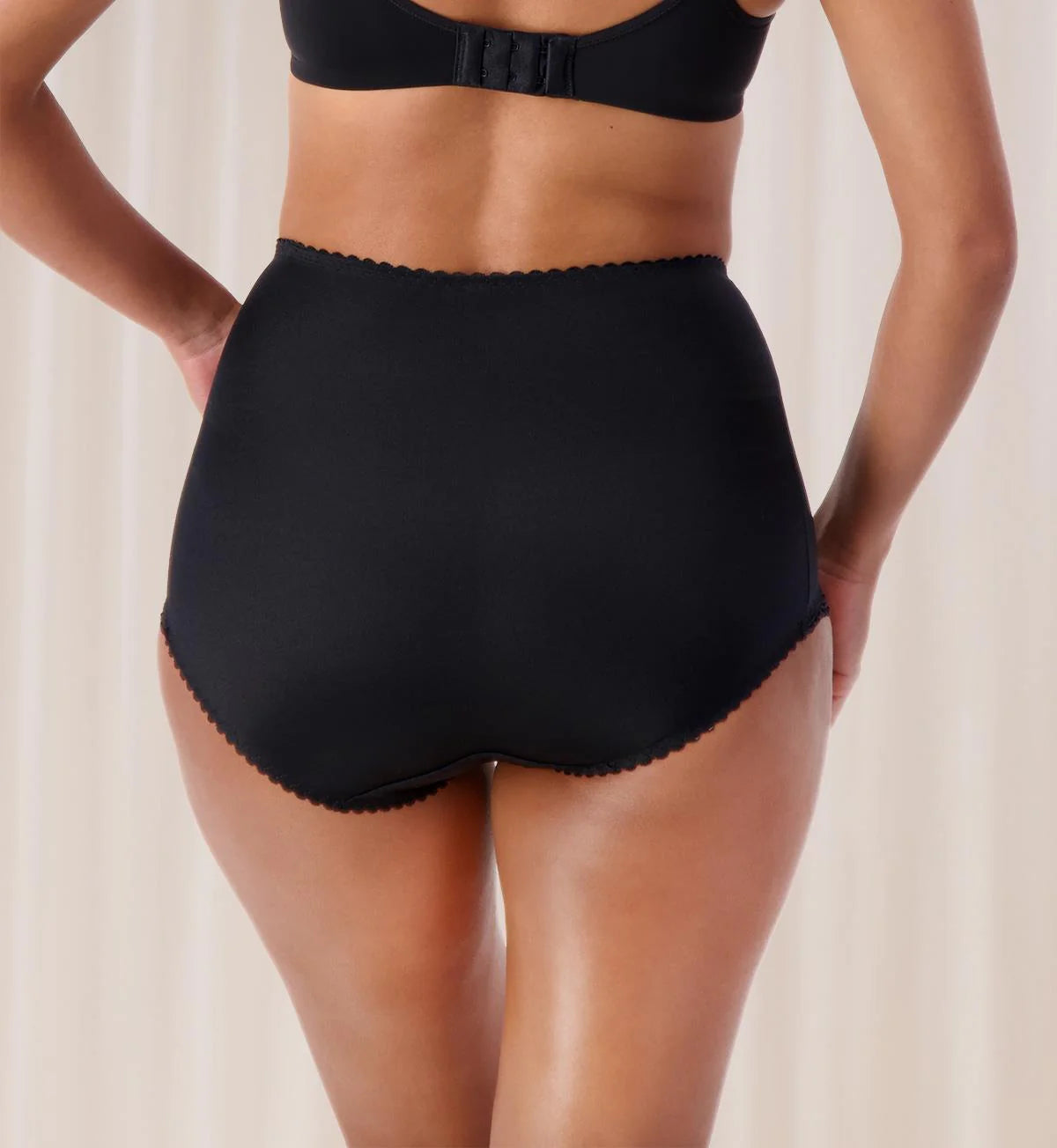Triumph Something Else Tum-E-Lace Panty